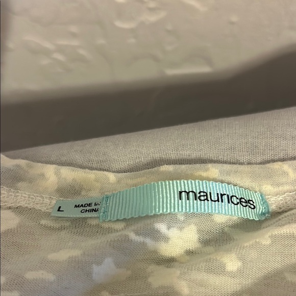 Maurice’s Bundle of 4 Women's Multicolor Graphic Tops Sz. Large. Sheer Burnout - Picture 16 of 16